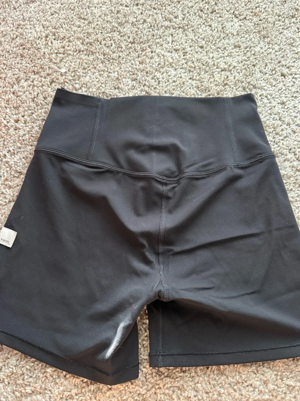 nwt vuori black biker shorts 4inch